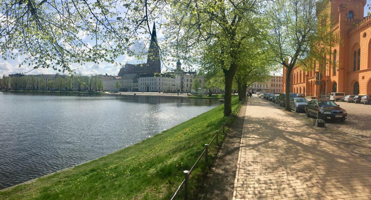 Schwerin Apartment Am Pfaffenteich Exterior photo